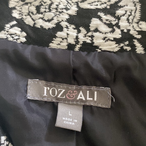 Roz & Ali woman’s black / white lightweight belted  jacket Rayon blend size L - Picture 7 of 14